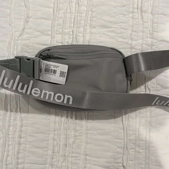 Silver Drop Everywhere Belt Bag - Picture 5 of 7